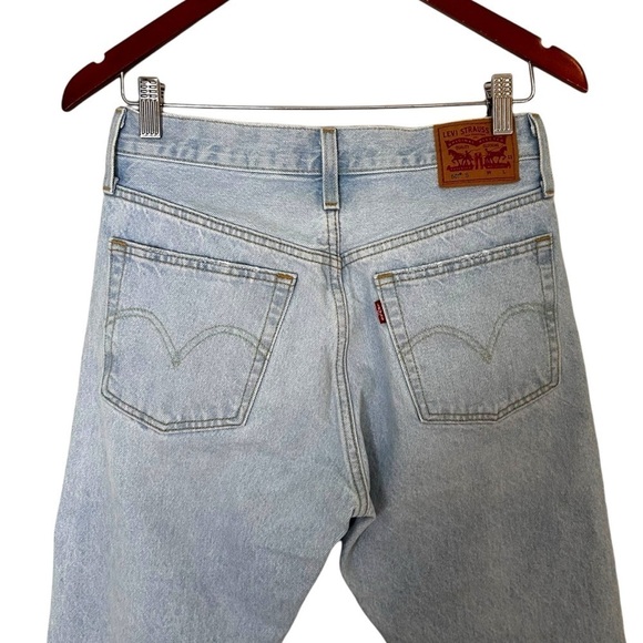 Levi's Women's 501 Light Wash Skinny Jeans - Picture 11 of 15